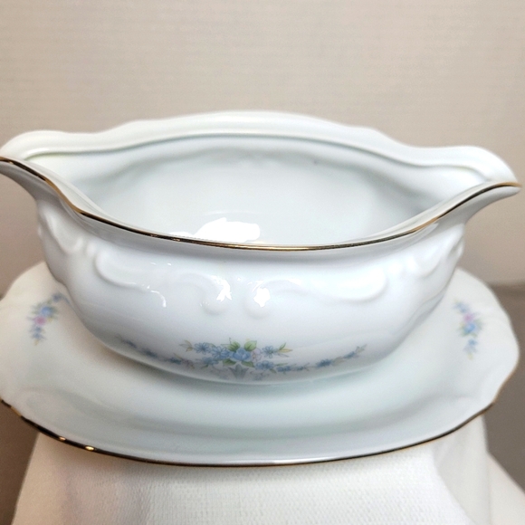 Chodziez Blue Floral Gravy Boat with Under Plate - Picture 3 of 10